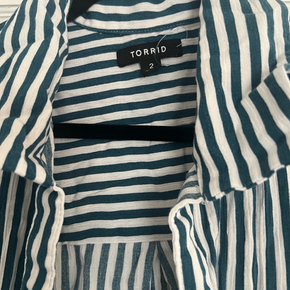 Torrid Cover Up - Picture 4 of 5